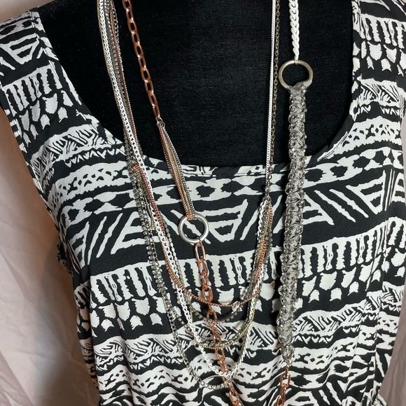 SOLD.   Forever 21 Black & White Boho Style Night Out Dress Size Large - Picture 2 of 12